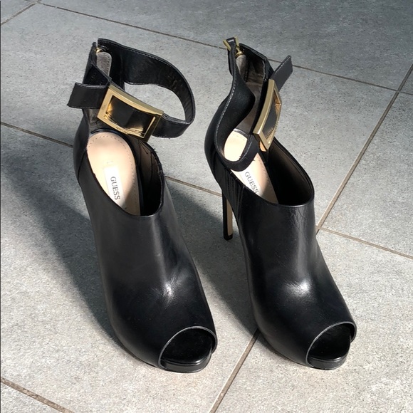 Shoes - Picture 1 of 4